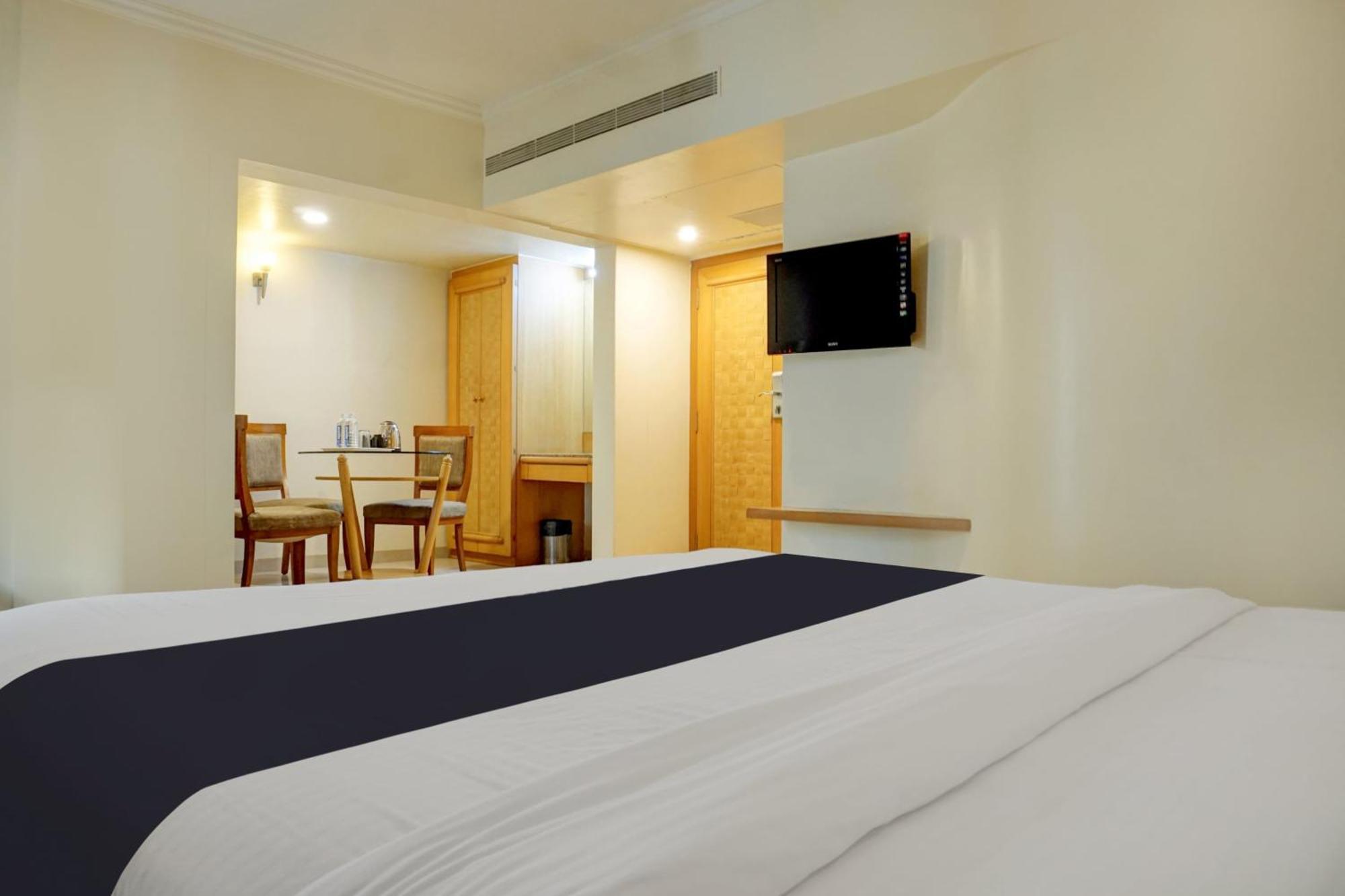 Townhouse Oak Orchard Hotel Pune Exterior foto